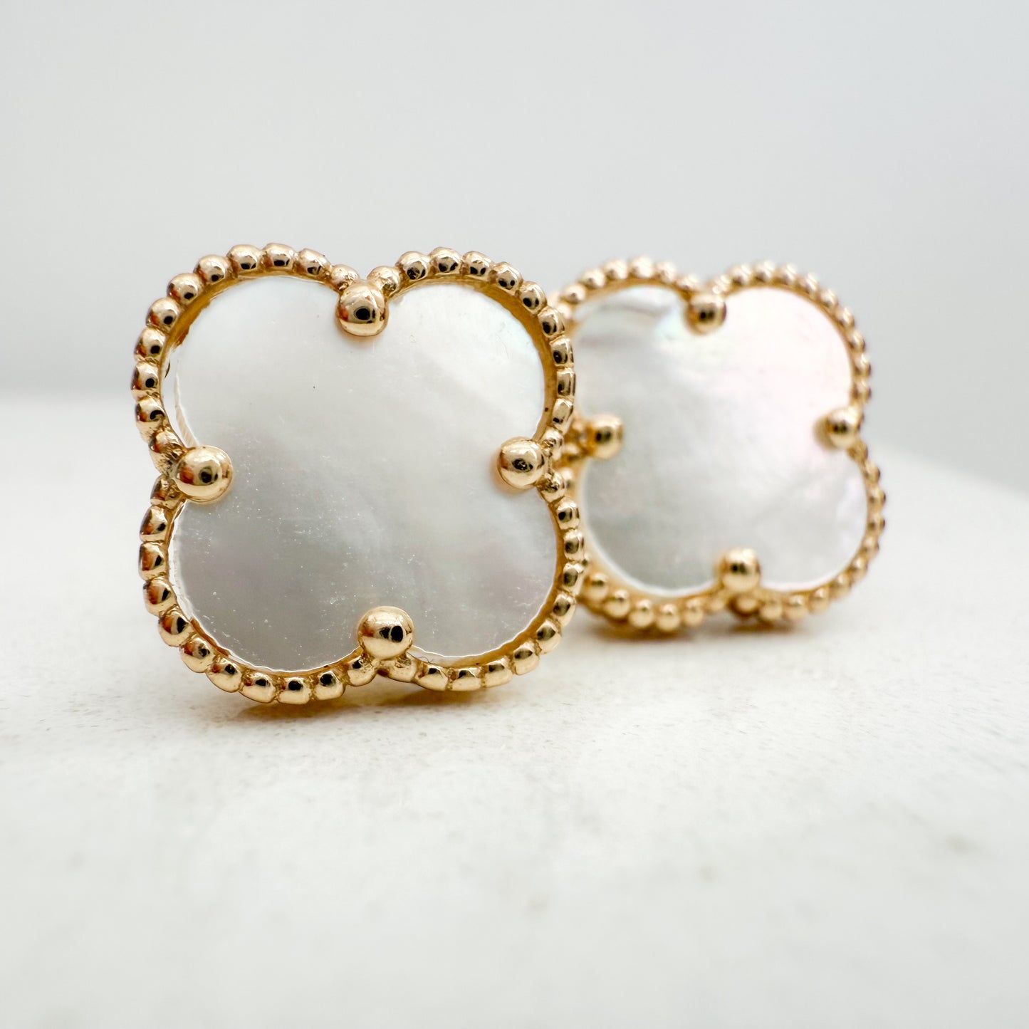 14K Yellow Gold Clover Stud Earrings -Mother Pearl