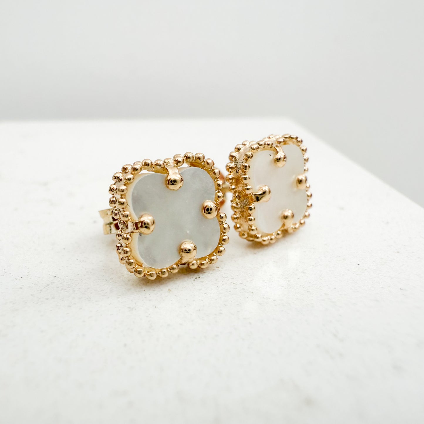 14K Yellow Gold Clover Stud Earrings -Mother Pearl (Small)