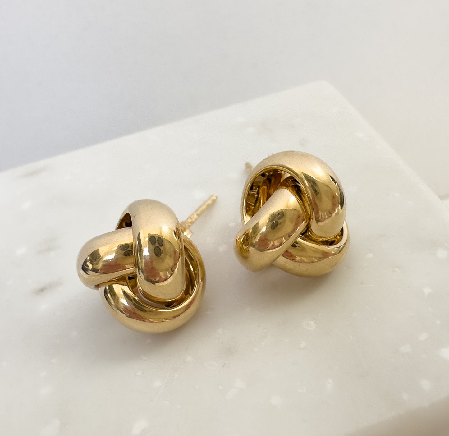 Knot Stud Earrings                        14K Yellow Gold