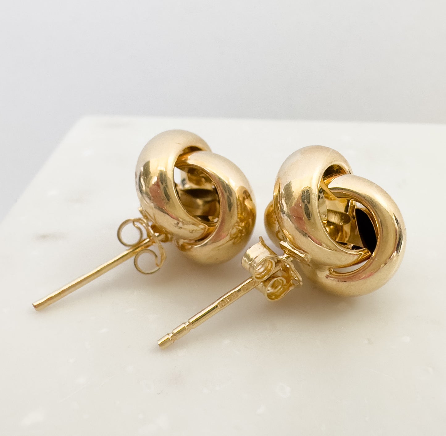 Knot Stud Earrings                        14K Yellow Gold