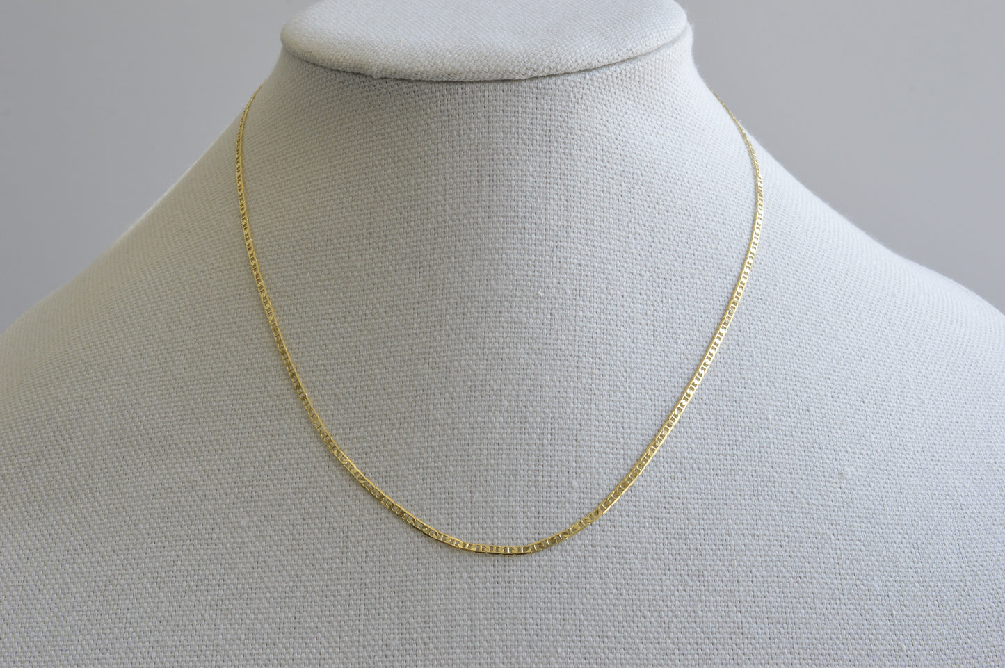 10K Solid Yellow Gold Mariner Chain Necklace