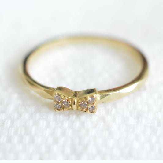 10K Solid Yellow Gold Ring with Bow Shape Top